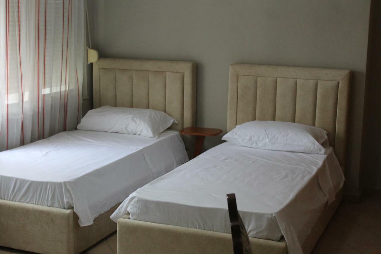 B&B Tirana Smile Buitenkant foto